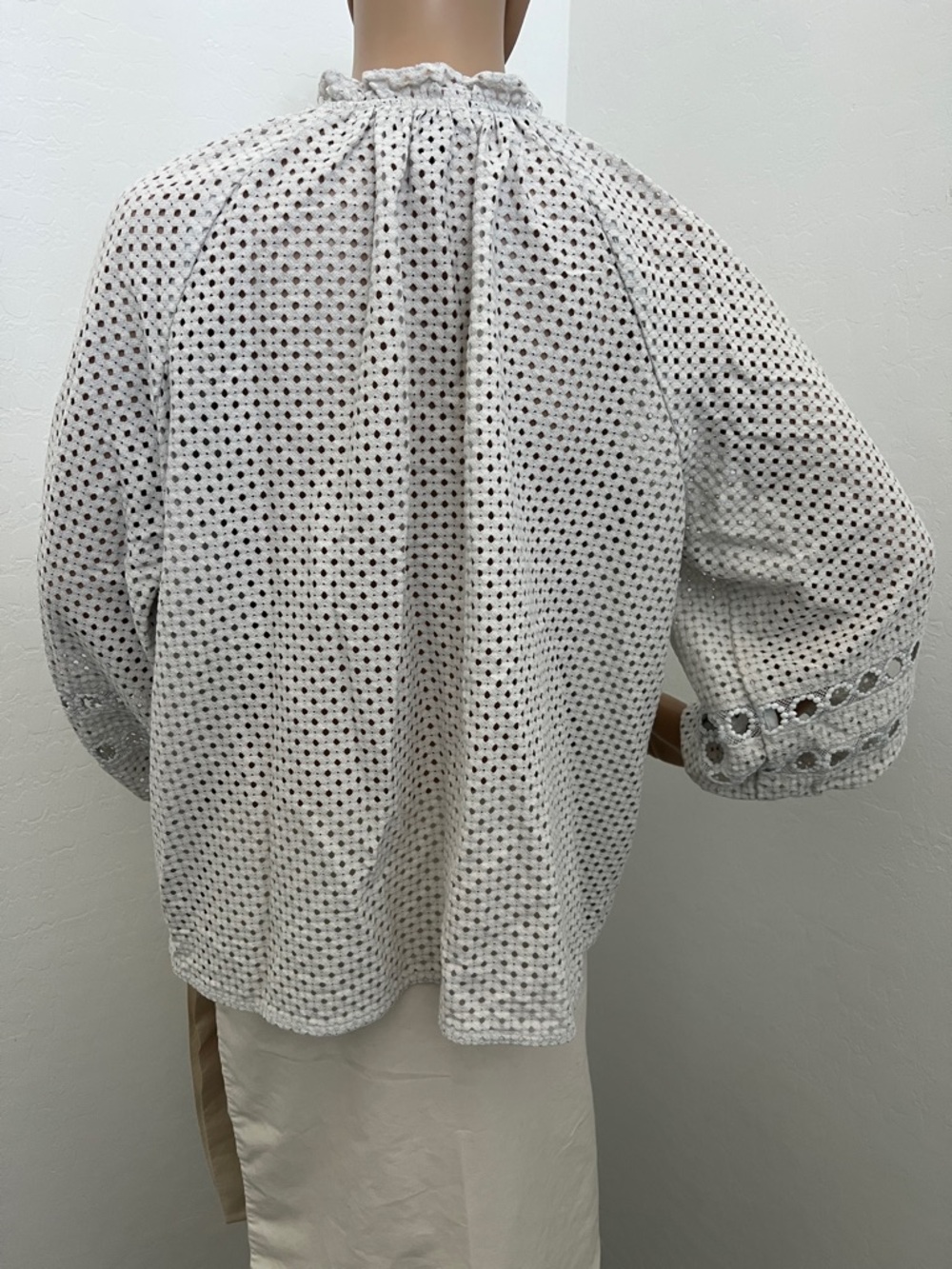 Banana Republic White Eyelet Peasant Blouse Ruffled Trim 3/4 Sleeves - Size XL - Picture 3 of 9